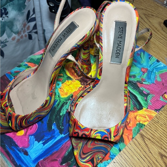 Steven Manden 4” heal size seven - Picture 3 of 8